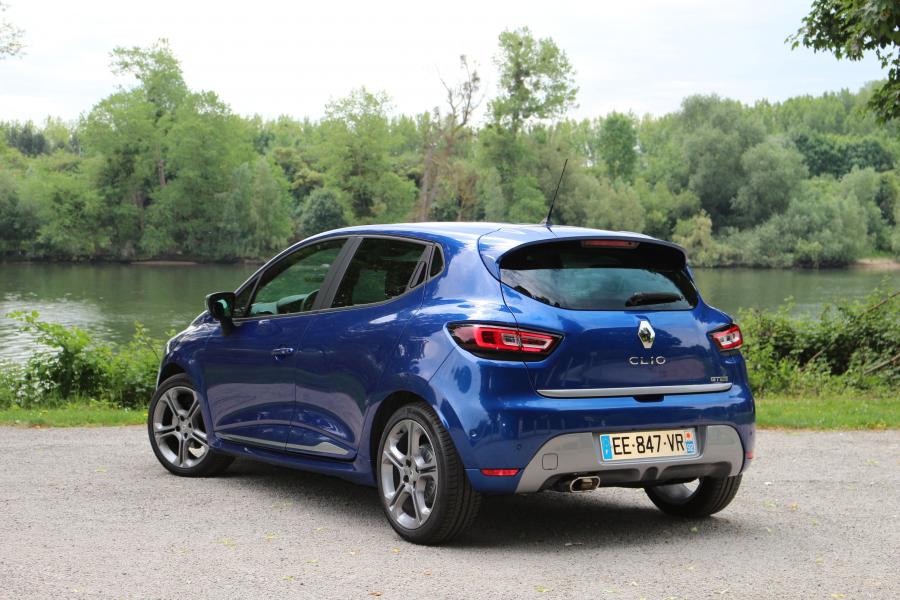  Renault Clio GT Line 2016 года  (фото 31 из 38)